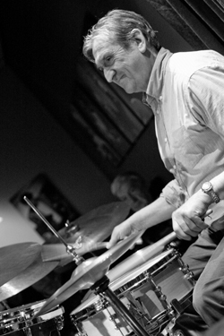 chris biscoe / henry lowther /
stu butterfield /larry bartley / kate williams /
trevor mires/
pete hurt /paul clarvis / 
dave green 

PROFILES OF MINGUS