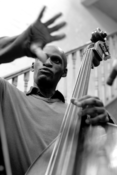 LARRY BARTLEY - Jazz  Bassist